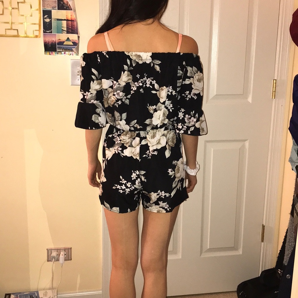 Floral romper - Picture 3 of 3